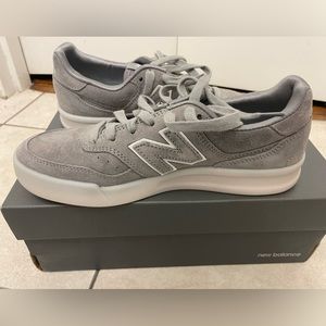 New Balance shoes WRT300TN size7 widthB woman’s brand new grey.